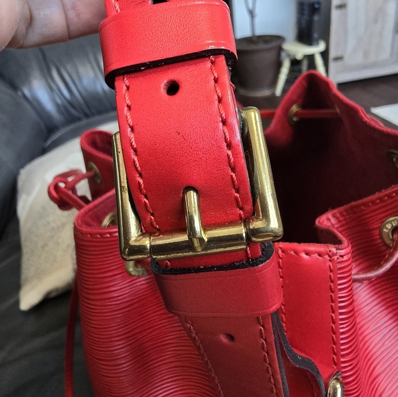 Louis Vuitton petite Noe Epi red leather - Picture 9 of 12